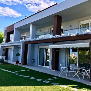 Ellinfos Aparthotel